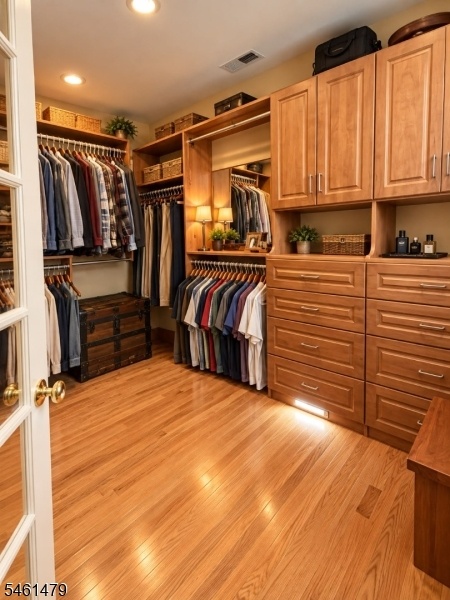 Walk in closet
