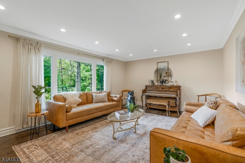 Living room/soft seating space