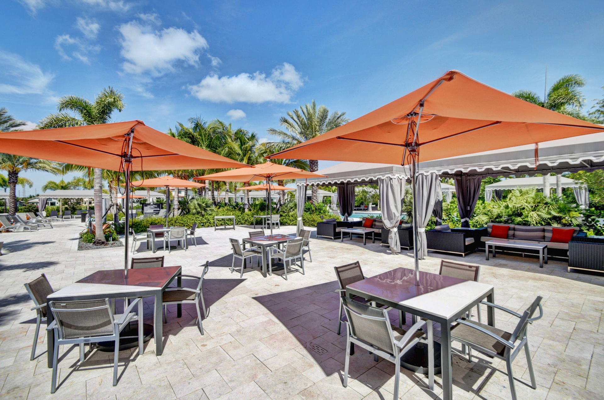 Poolside seating for gourmet Bistro