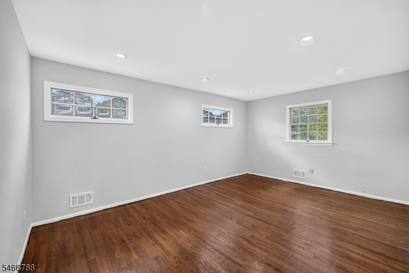 Primary Bedroom, HW Floor