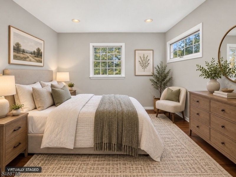 2nd Bed, w/ Hardwood