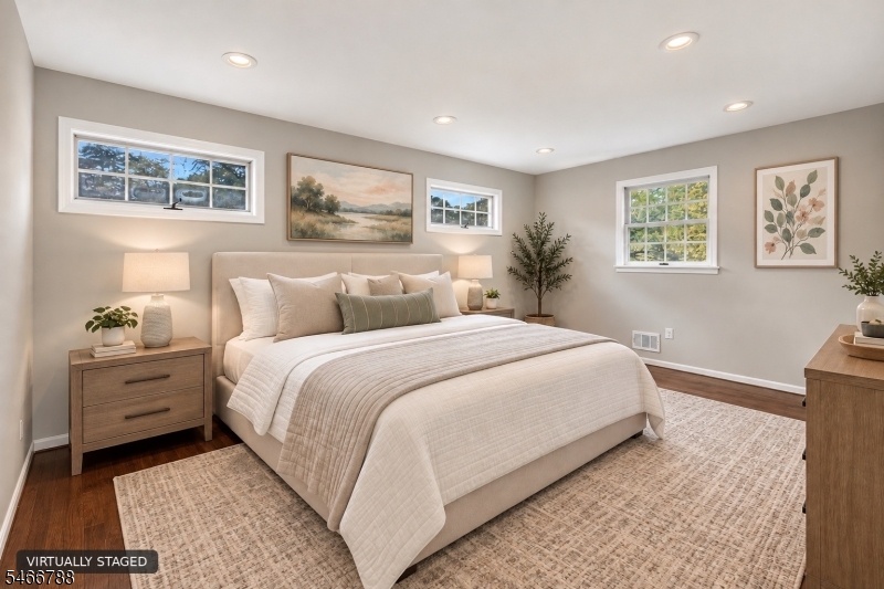 3rd Bed, w/ Hardwood