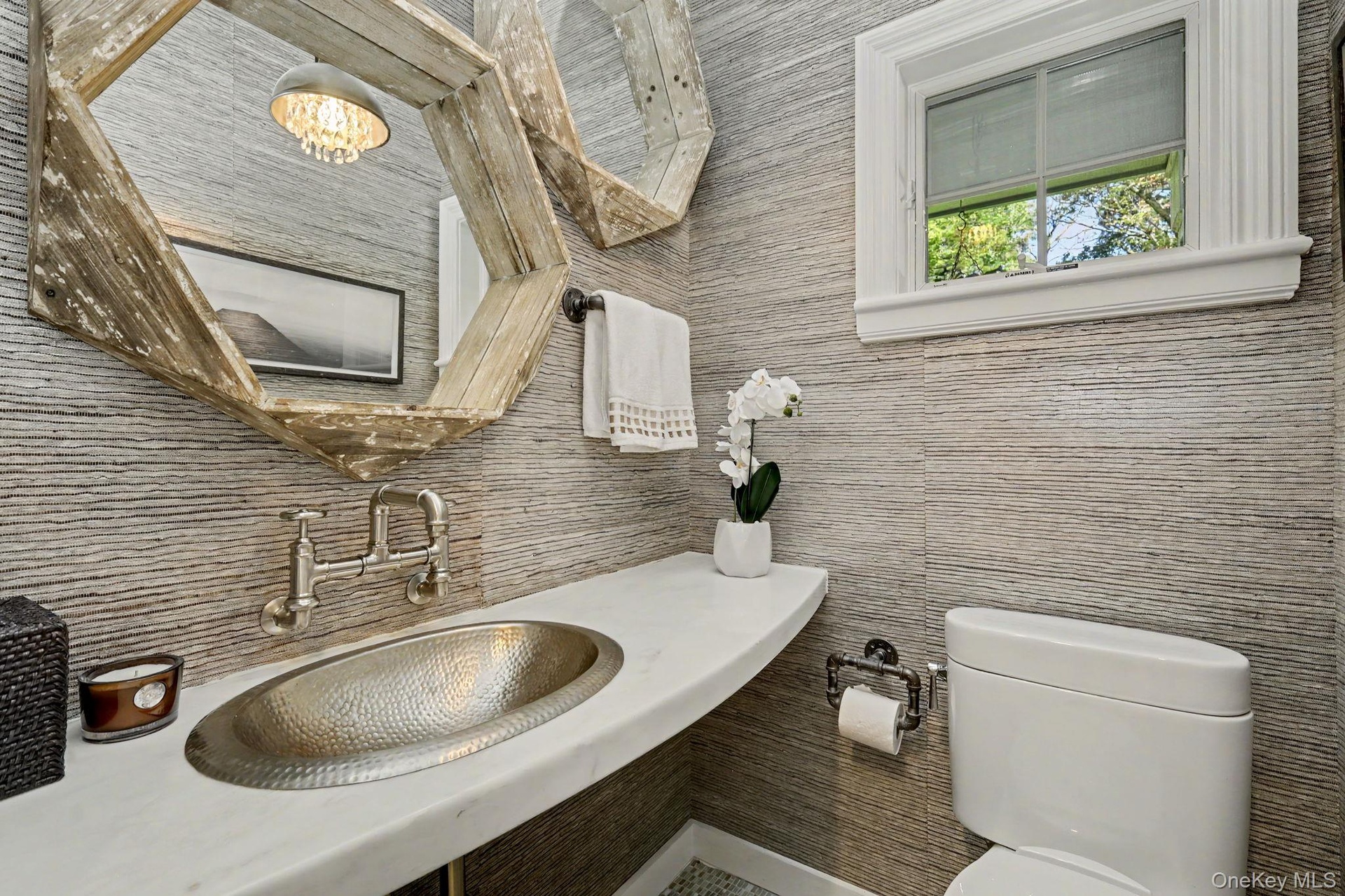 Powder room