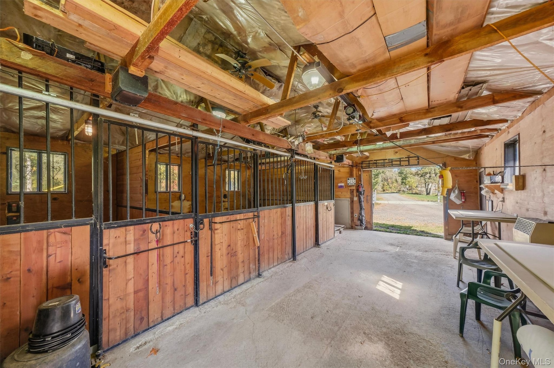 A sweet barn to work with your animals.