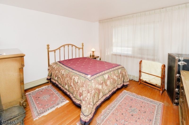 1st Floor Primary Bedroom
