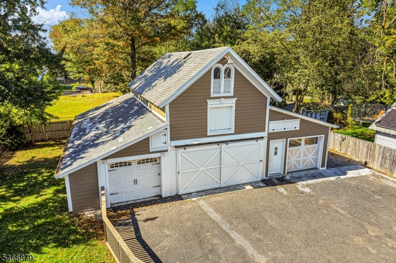 Barn/Garage