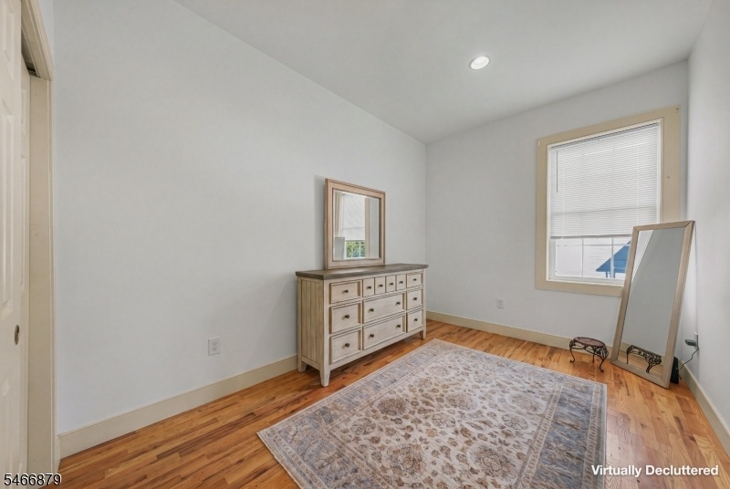 Bedroom (Virtual Declutter)