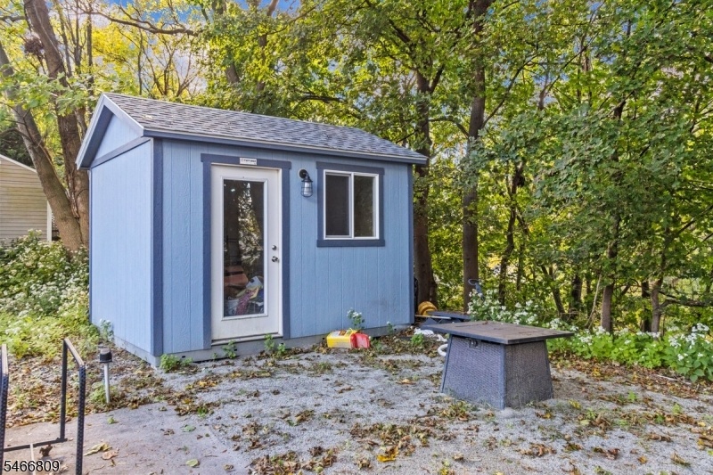 POOL HOUSE