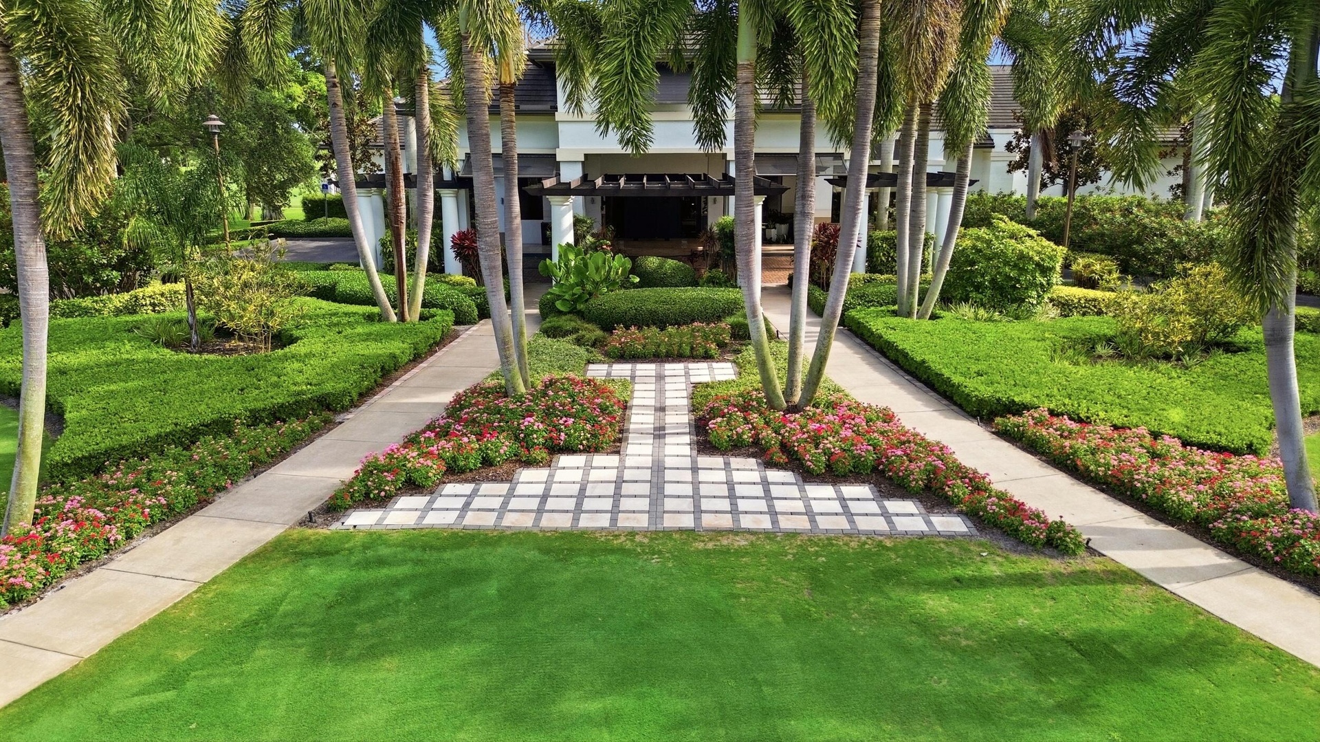 The beautifully reimagined Seagate Golf Club offers an exceptional golfing experience set across 300 acres of meticulously maintained landscape. Origi