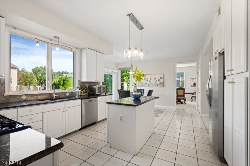 GRANITE COUNTER TOPS