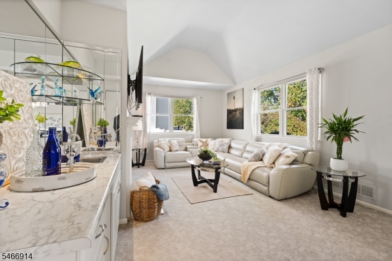 WET BAR