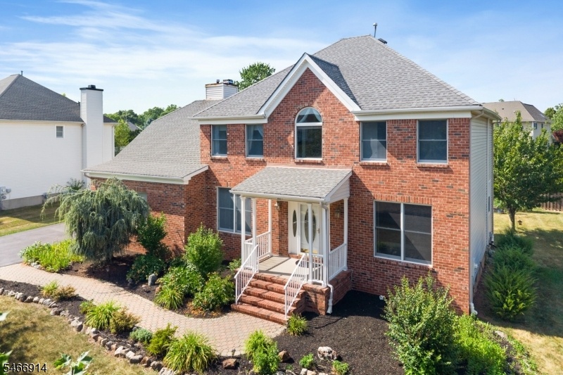 COVERED FRONT PORCH