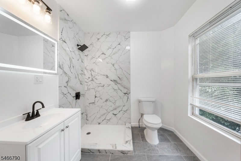 2nd F Bath