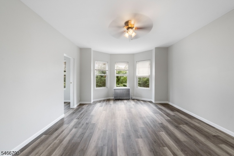 Livingroom 3r F