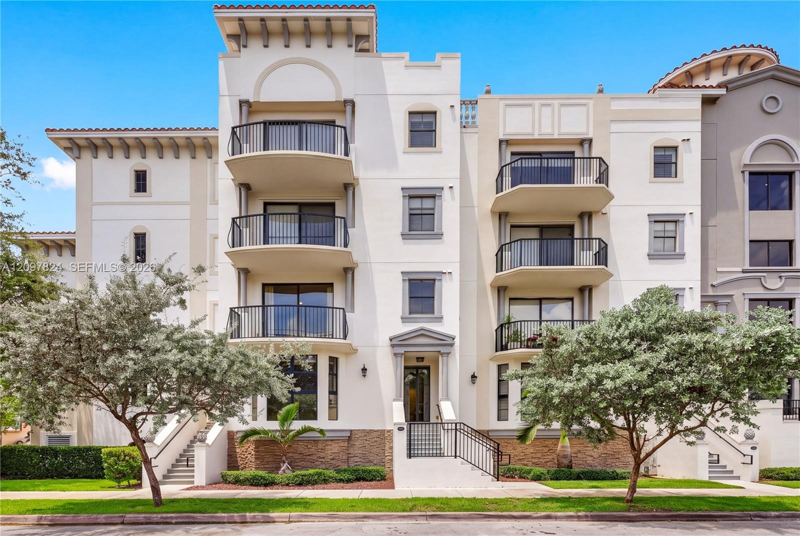 Corner TH - Private street entrance, single family home lifestyle