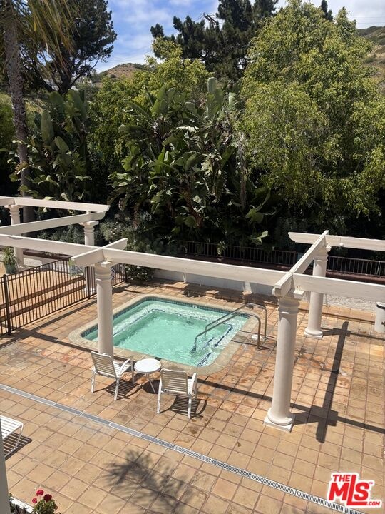 Hot tub and pool