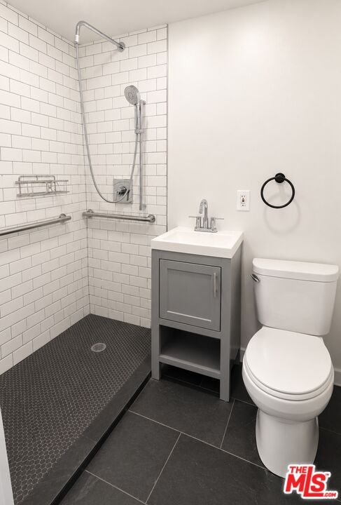 Studio bathroom
