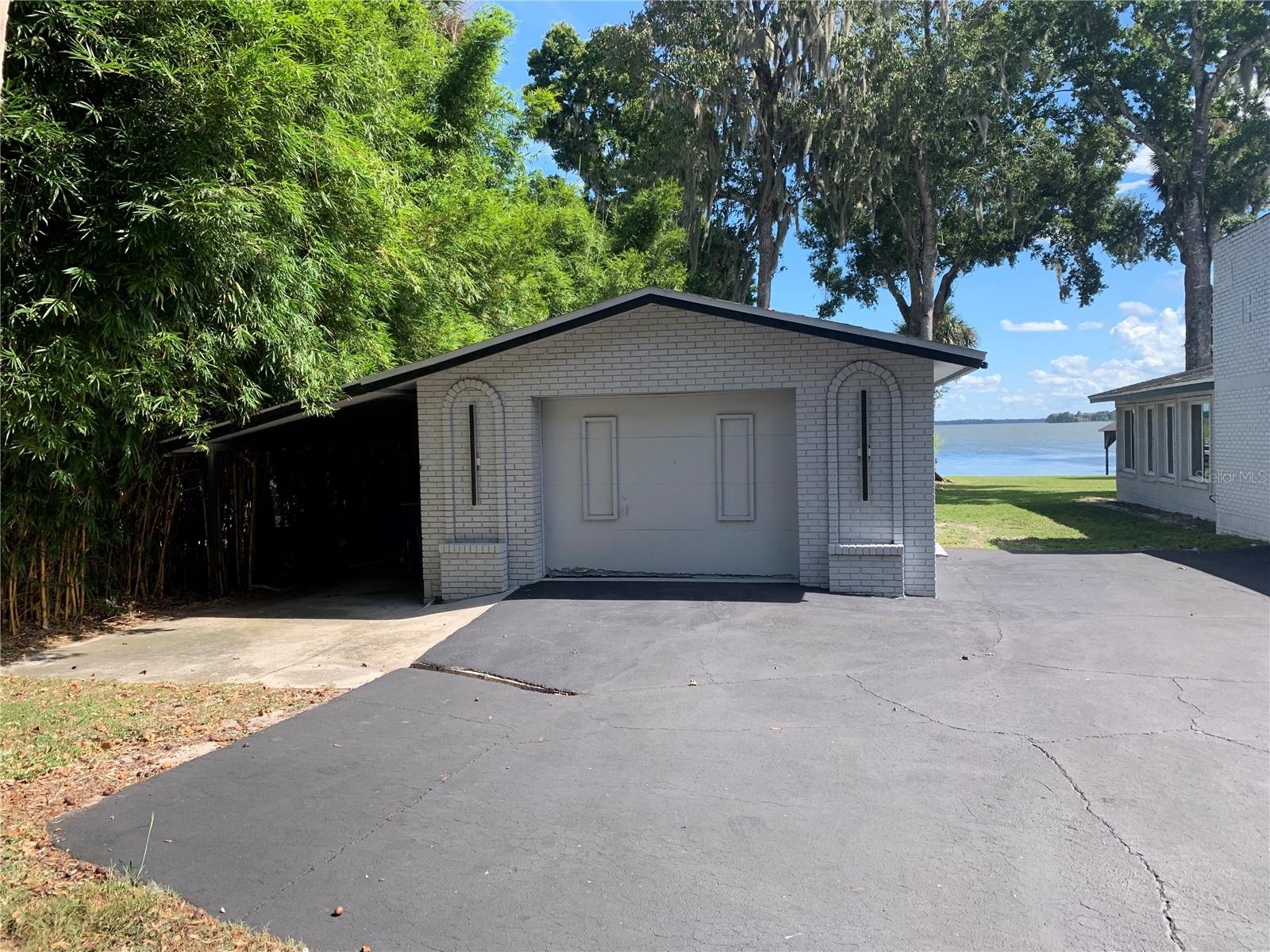 Garage/Workshop Front