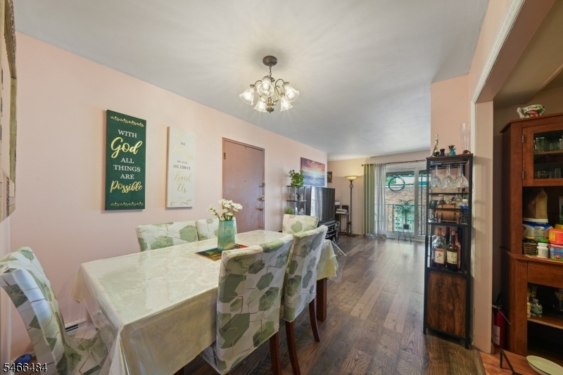 LIVING/DINING ROOM VIEW