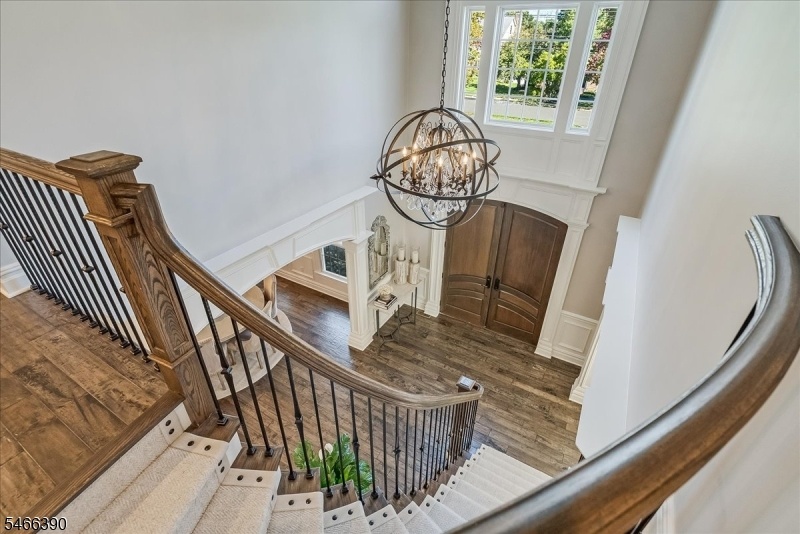 Staircase/foyer
