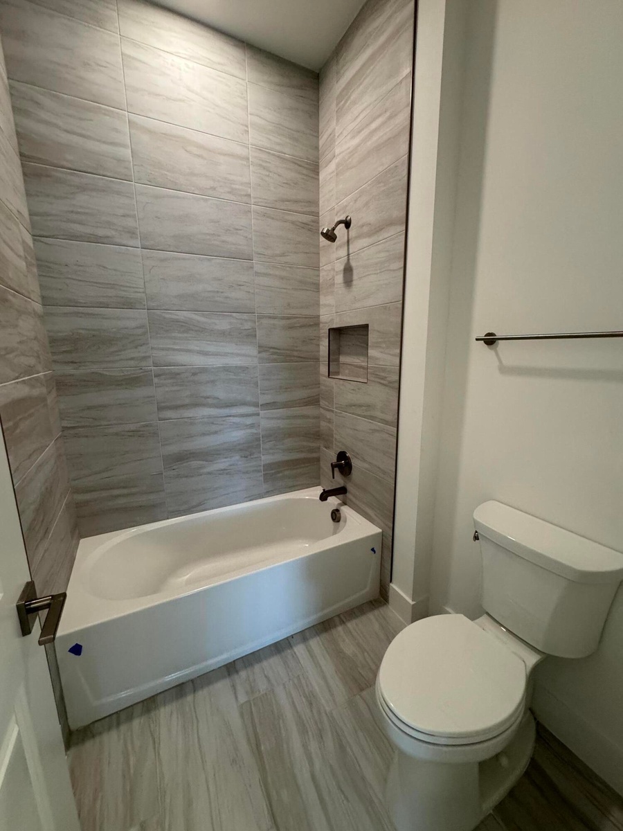 Second Floor Shared Full Bathroom (Pictures Are Not Of Actual Home)