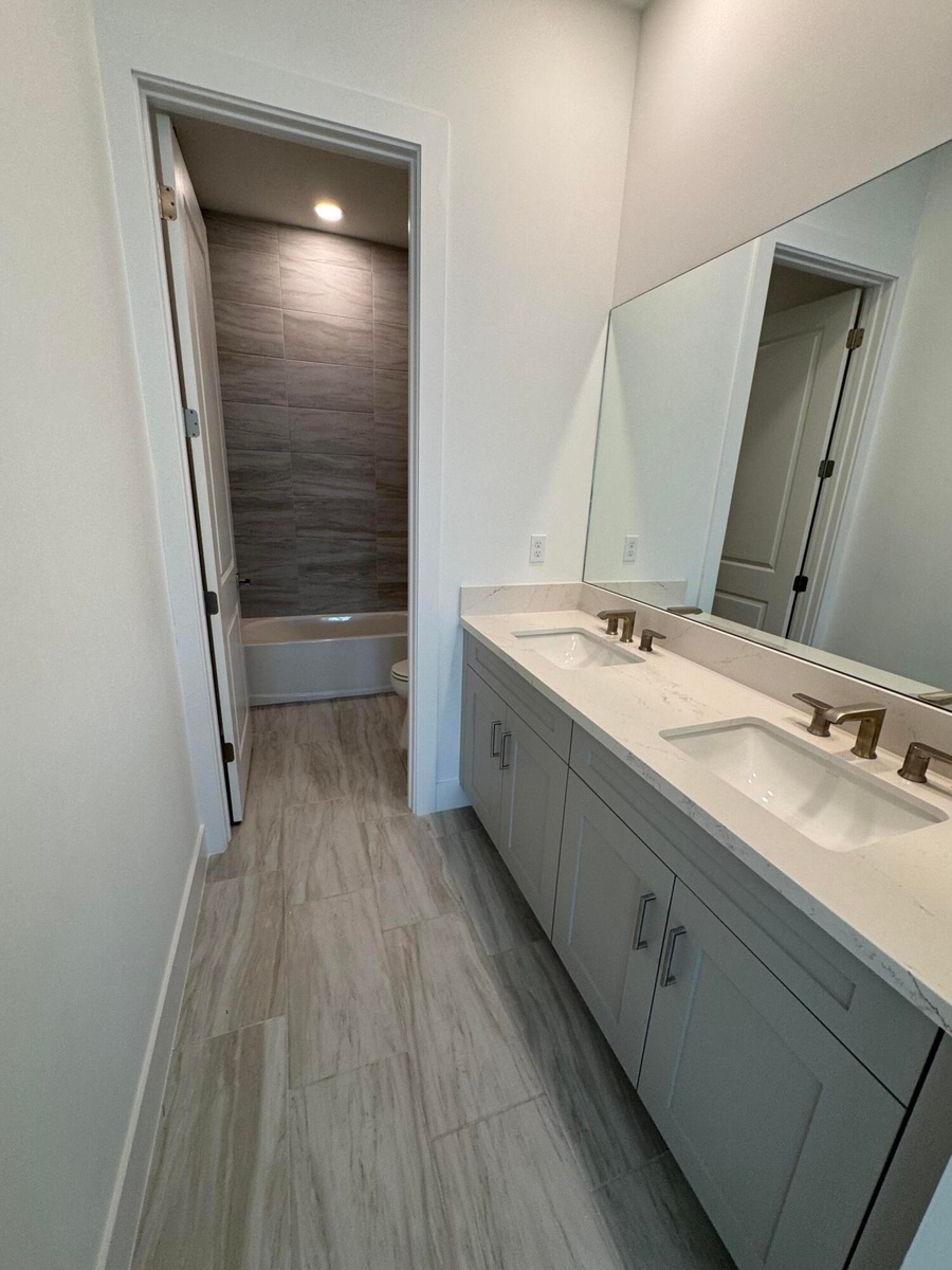 Second Floor Shared Full Bathroom (Pictures Are Not Of Actual Home)