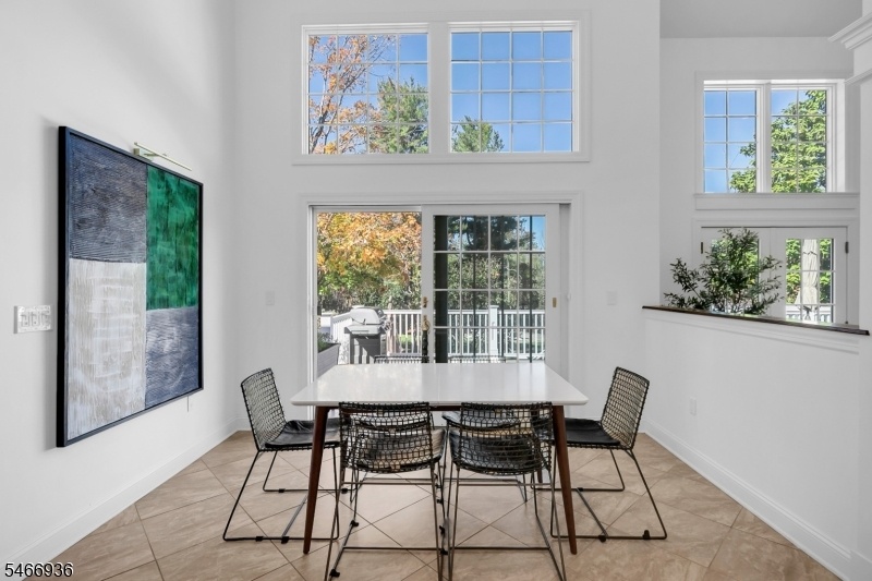 breakfast room