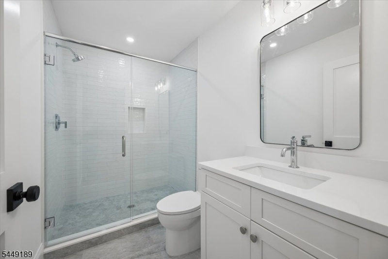 Lower Level Full Bath