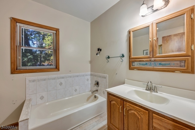 2nd floor full bath