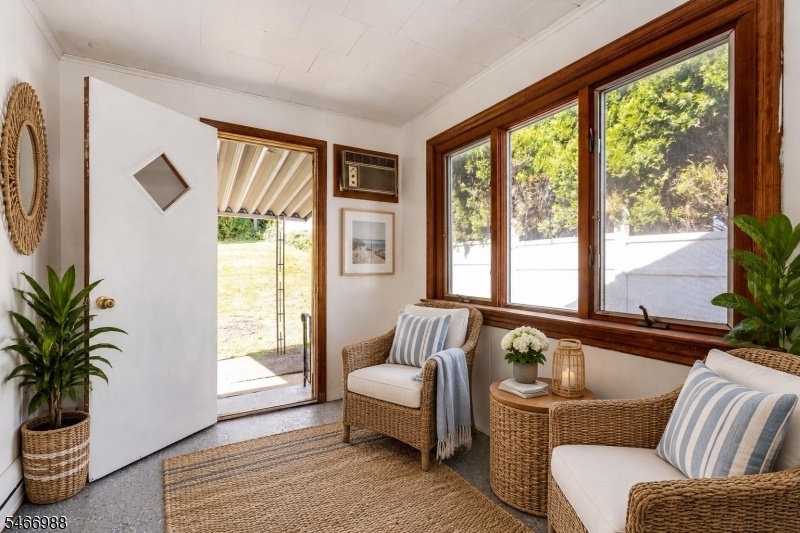 Sun Room - Virtually Staged