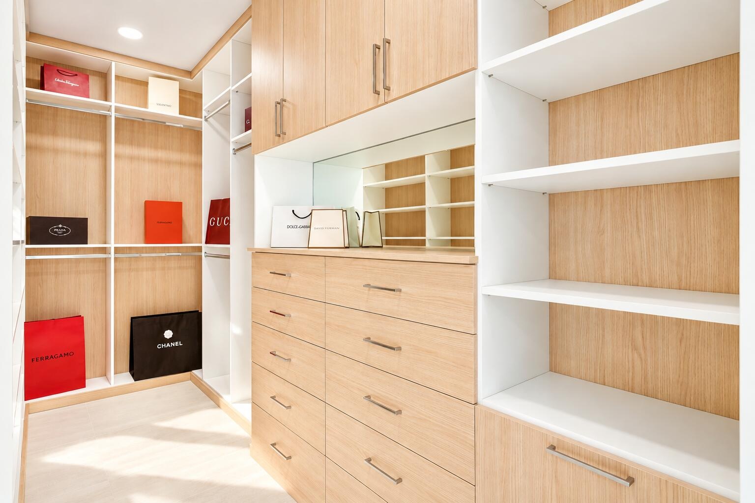 walking closet