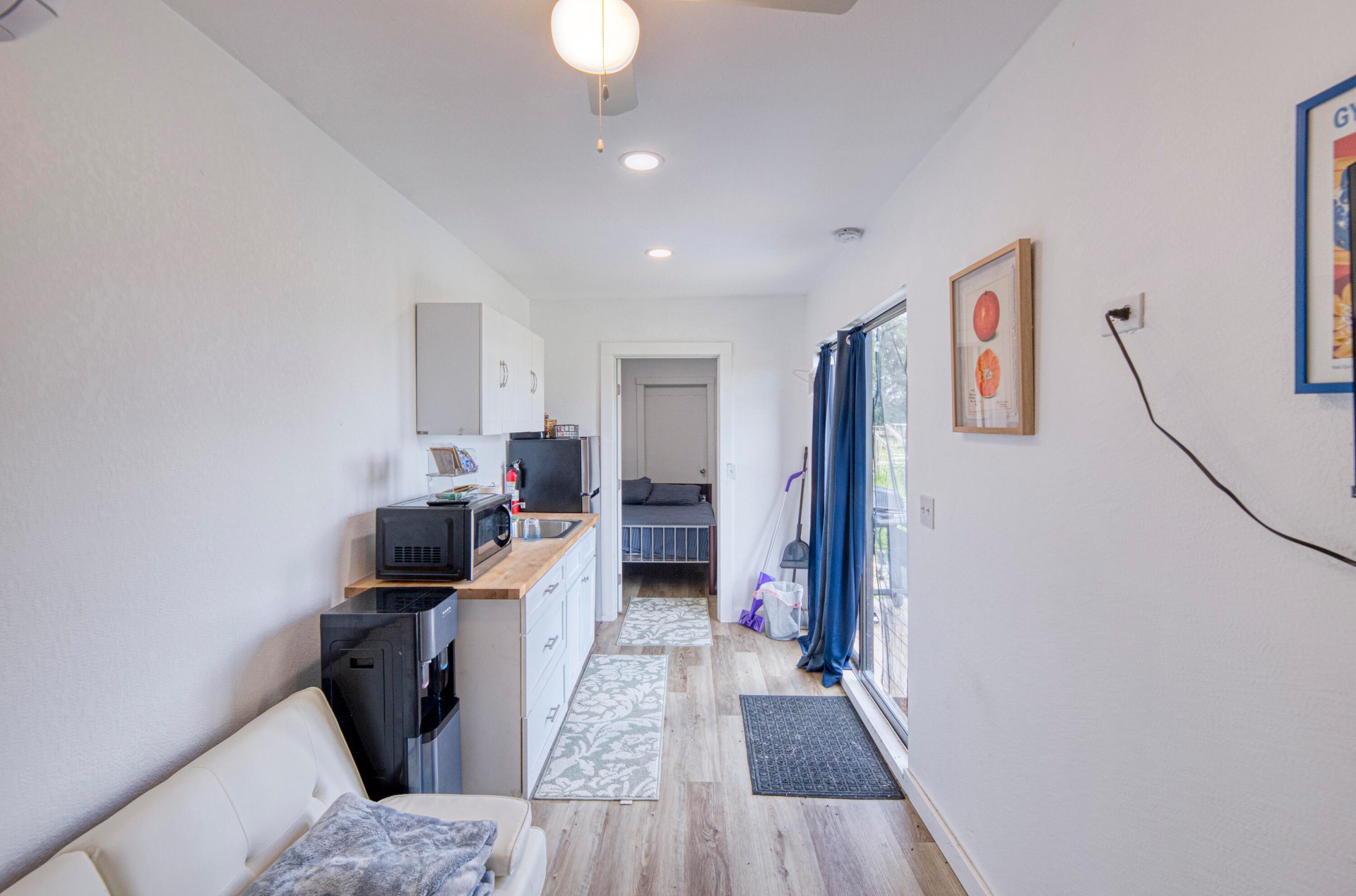 Guest unit living area with kitchenette