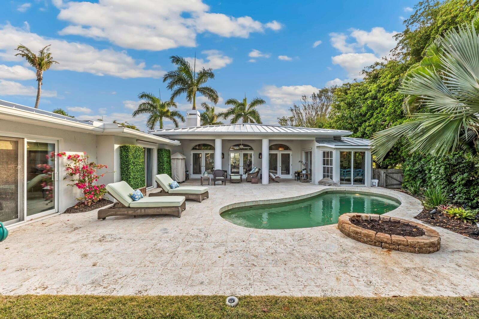 Patio/Pool