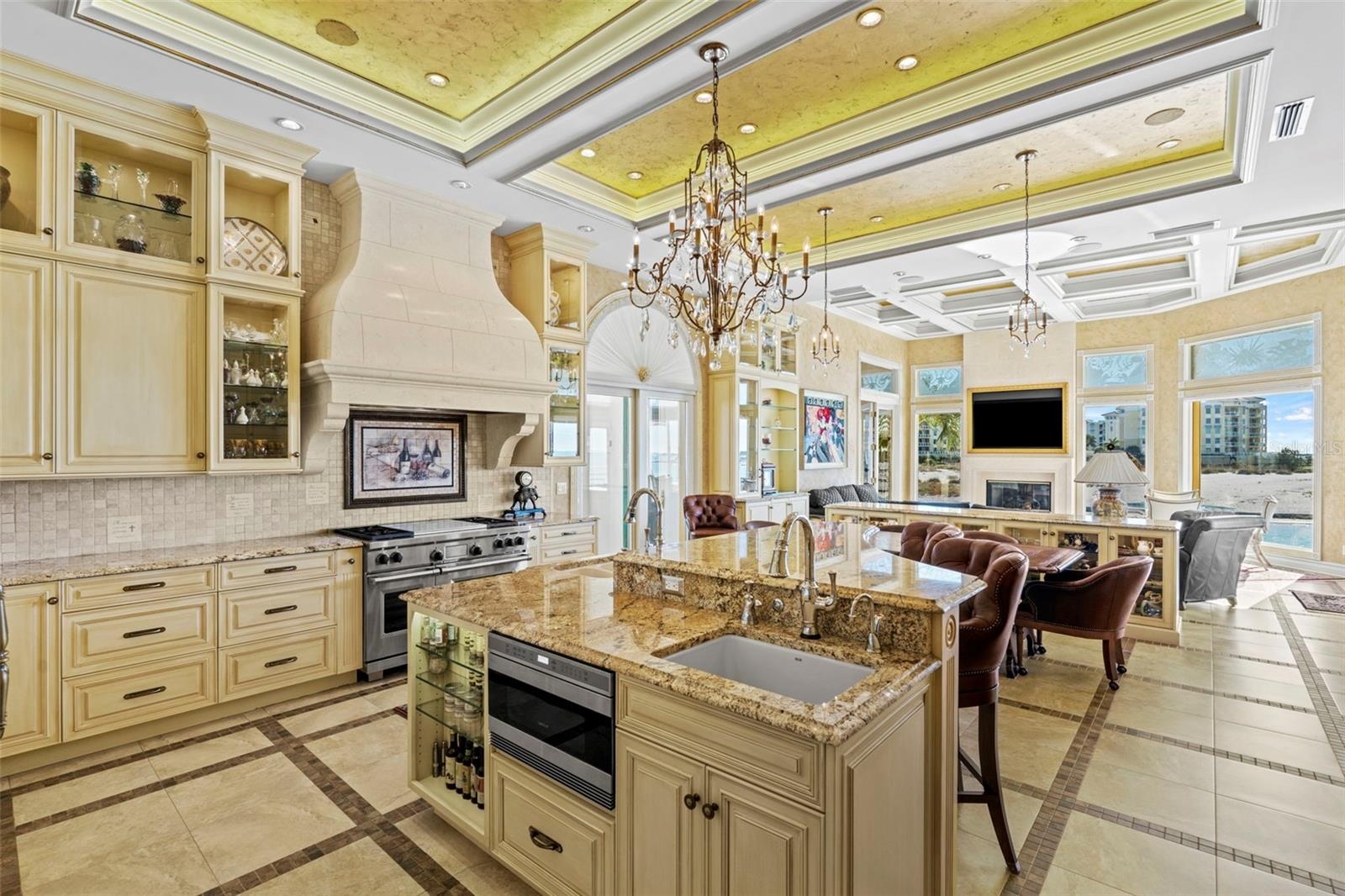 Two Sinks in the Kitchen for easy Prep and Clean up!