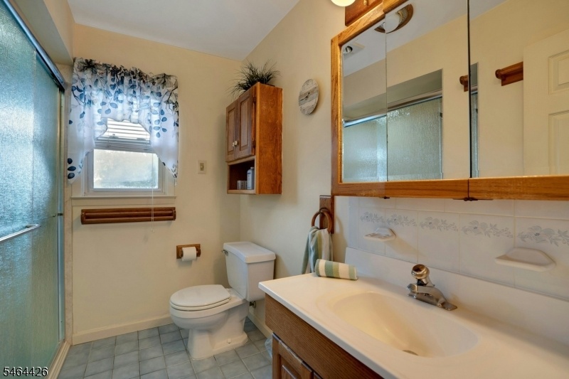 Main Bathroom - with shower