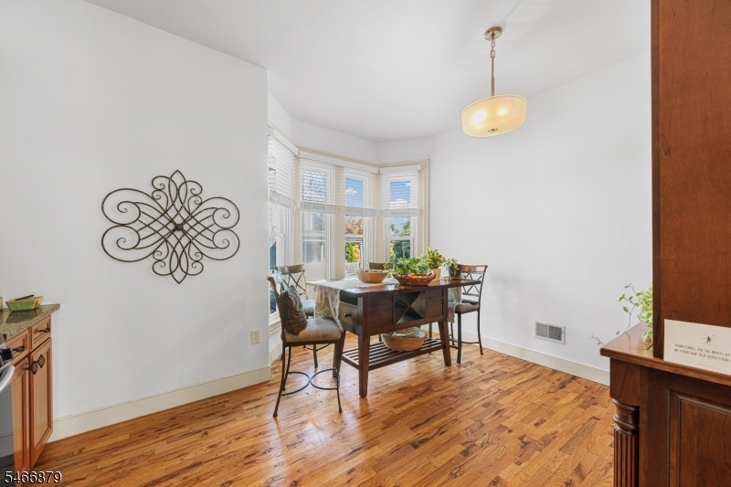 Breakfast Nook U1 L1