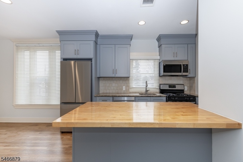 Kitchen Unit 2 Level 2