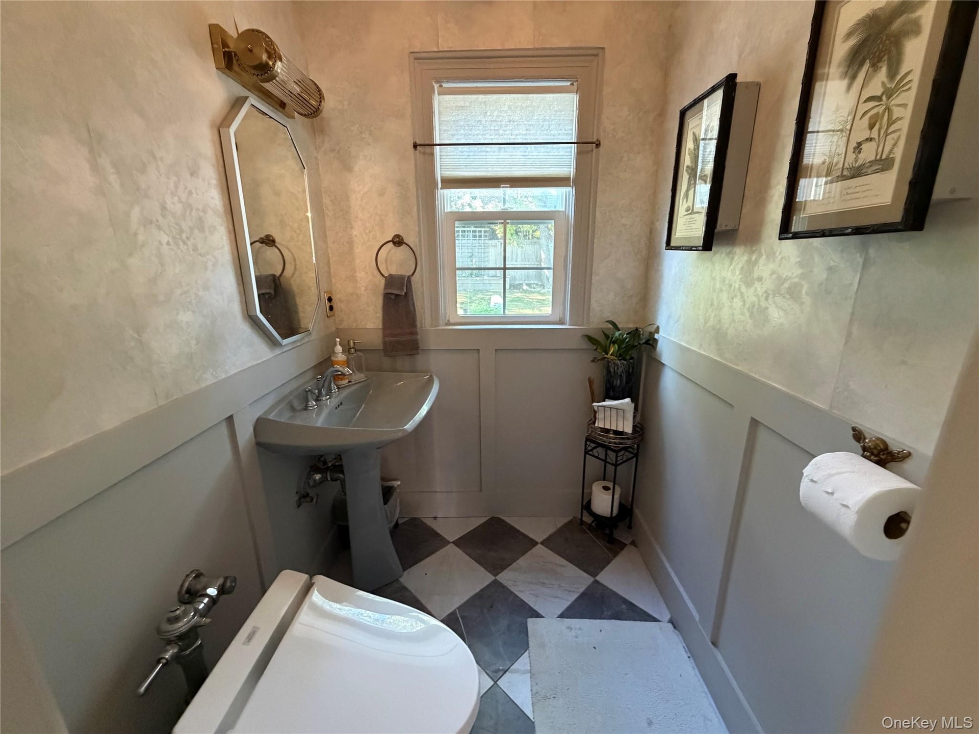 1st fl powder room