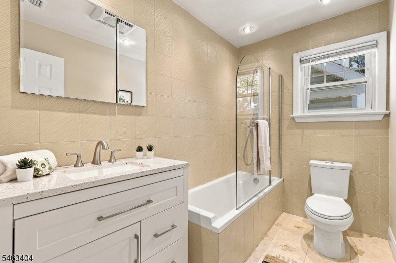 Full Bath 2