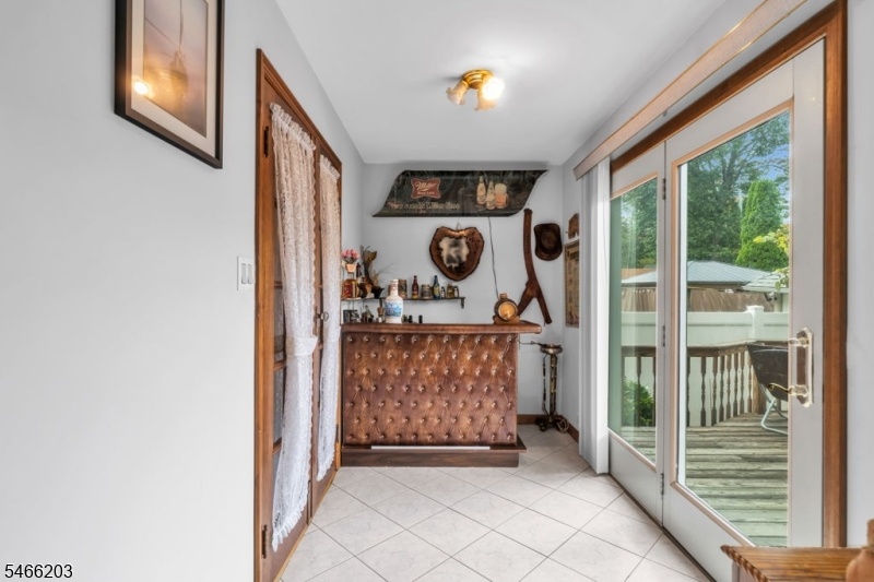Dry Bar / Sun Room