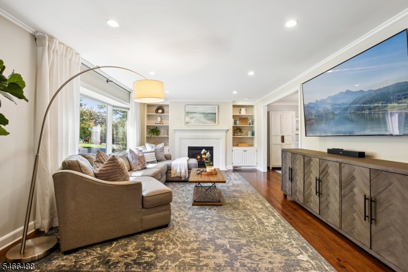 Living room with wdb fireplace