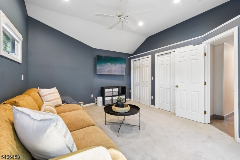 Family room/4th BR