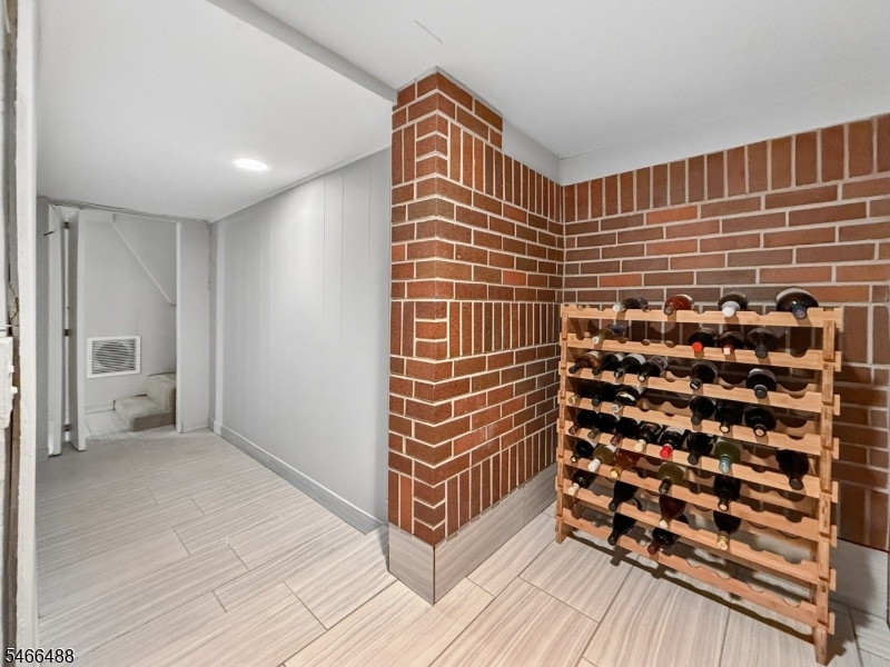 Storage/wine celler