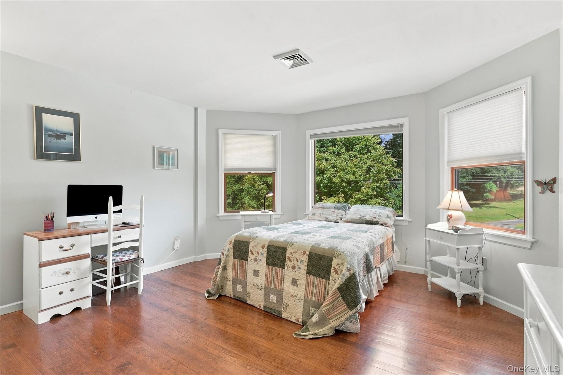 Large Main bedroom