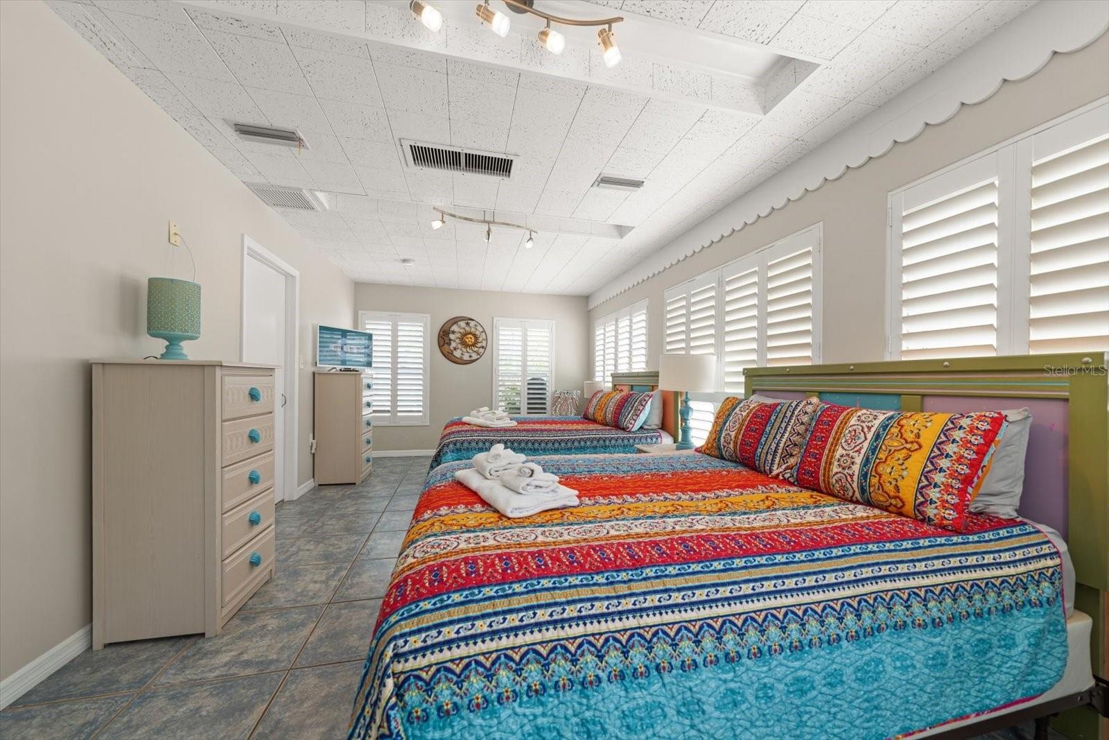1 bedroom-Large bedroom with double beds