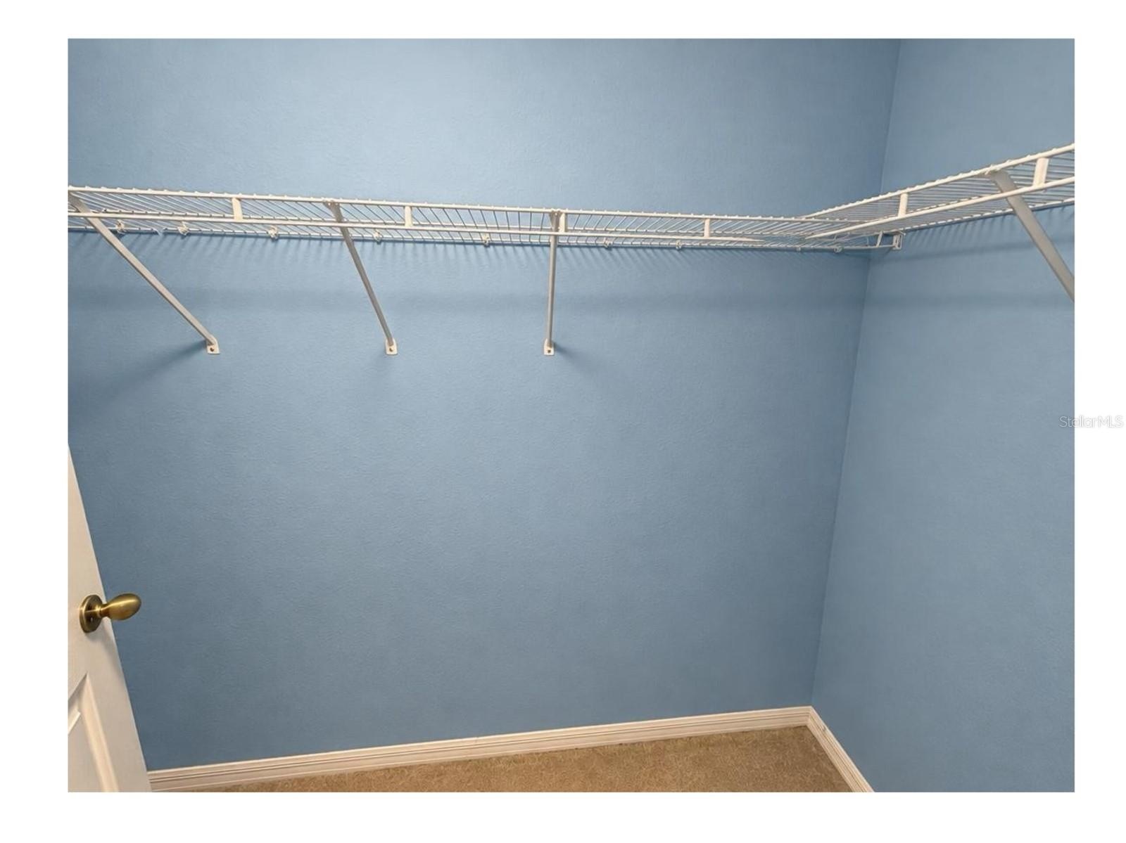 Walk in closet 2