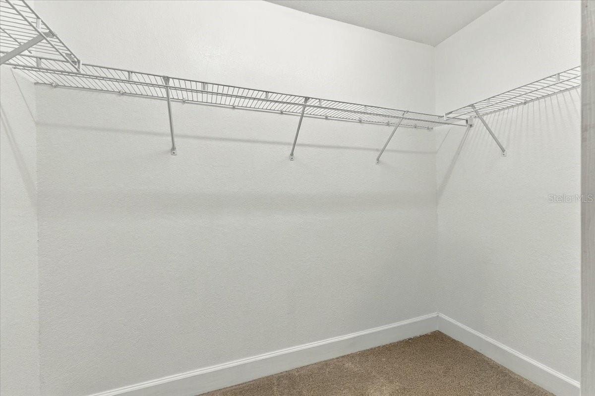 Walk-In-Closet
