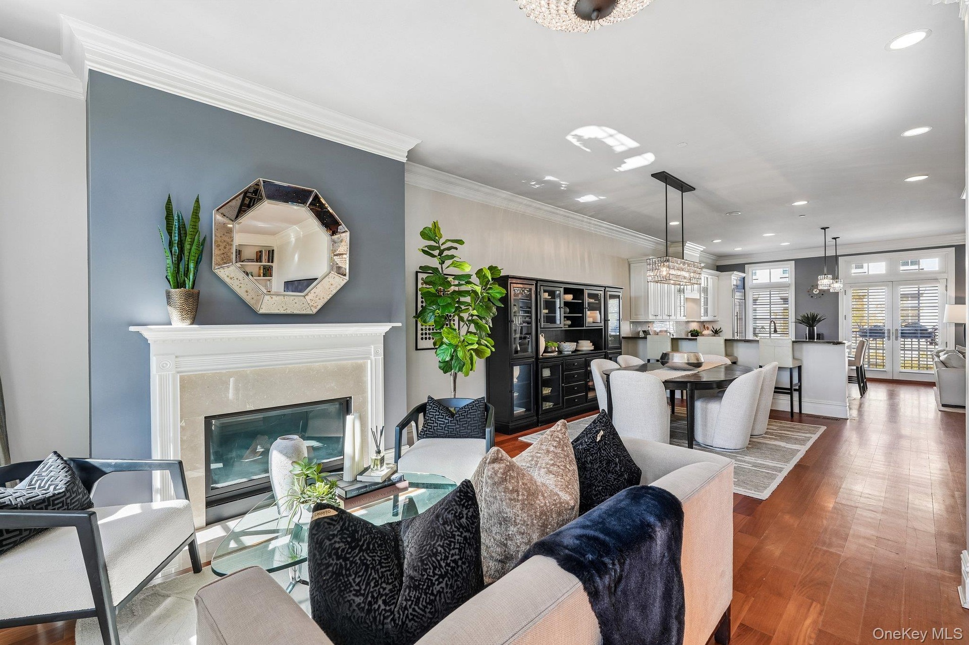 Living Room area with Gas fireplace