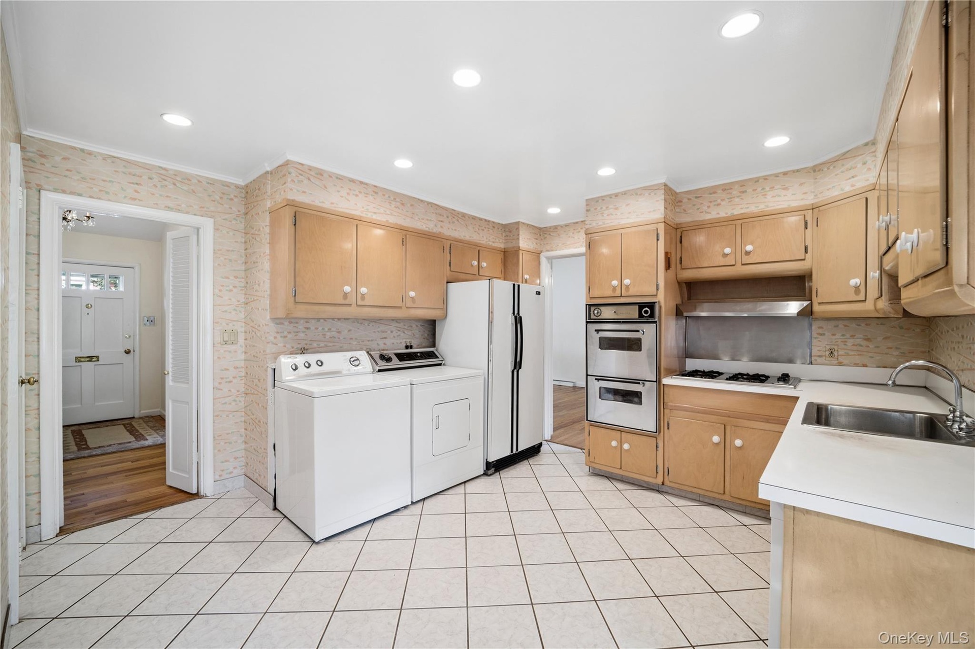 Eat In Kitchen