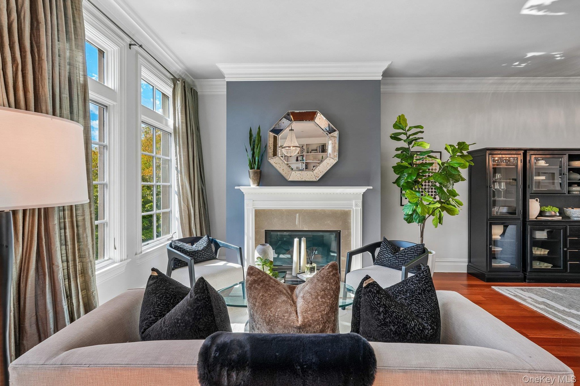 Gas fireplace for cozy nights on the river